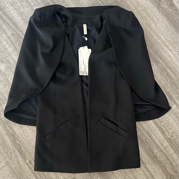 State of Being Amphora Dahlia Cape - Picture 3 of 6